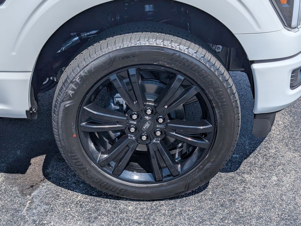 2025 Ford F-150 Lariat photo 14