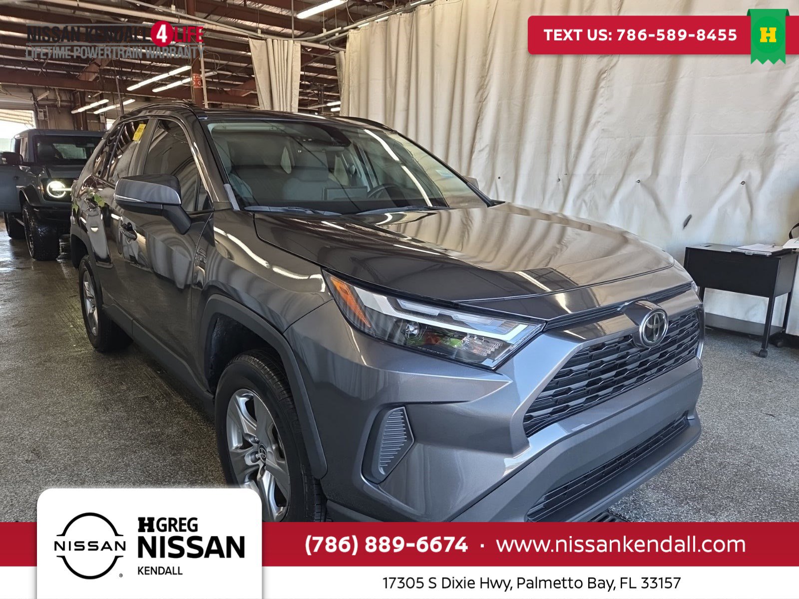 2023 Toyota RAV4 XLE's photo