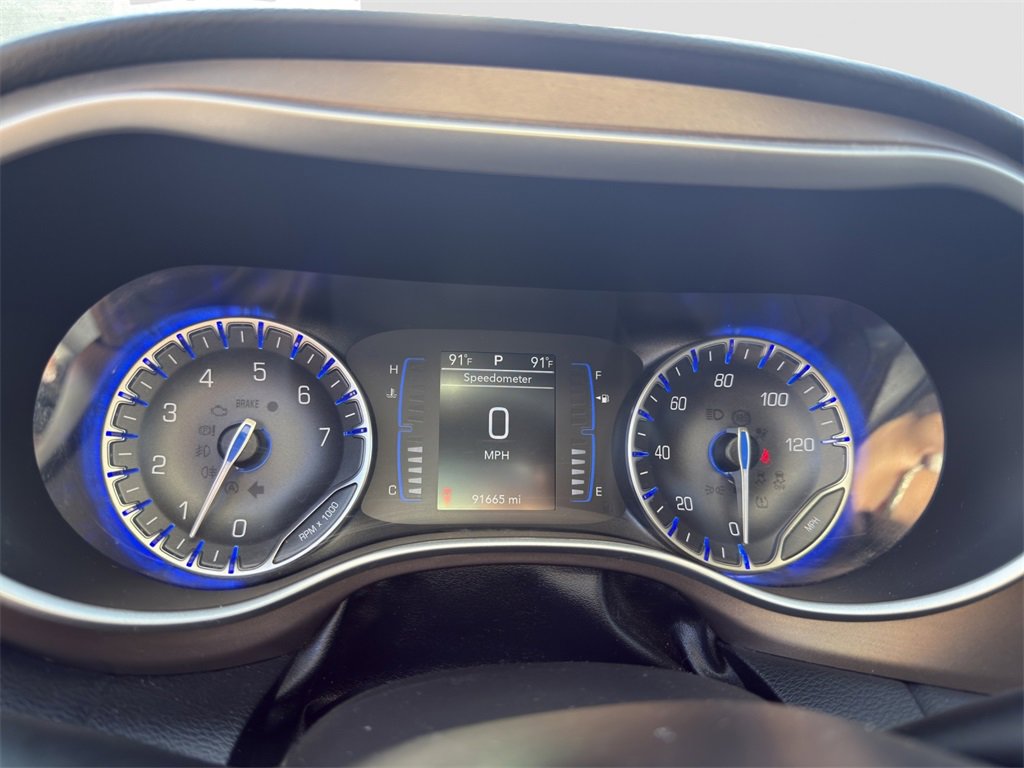 2019 Chrysler Pacifica Touring L photo 10