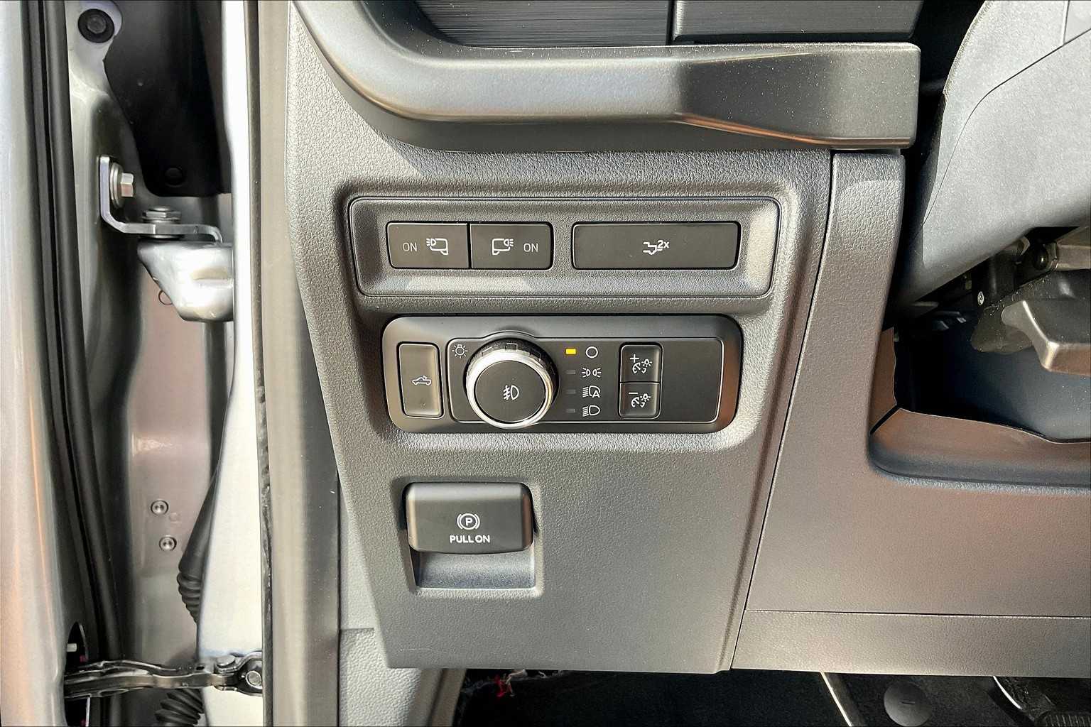 2024 Ford F-150 XLT photo 32