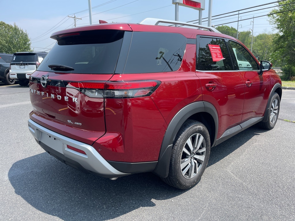2024 Nissan Pathfinder SL photo 4