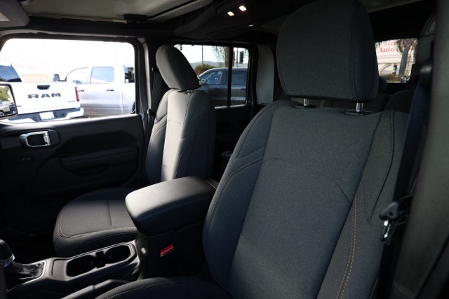 New 2025 Granite Crystal Metallic Clear-Coat Exterior Paint Jeep Willys image 14