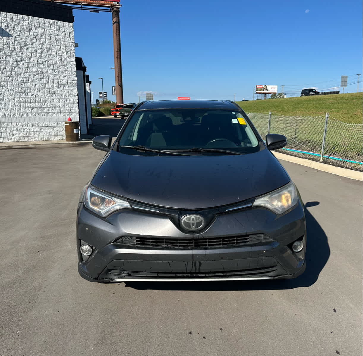 2018 Toyota RAV4 XLE photo 2