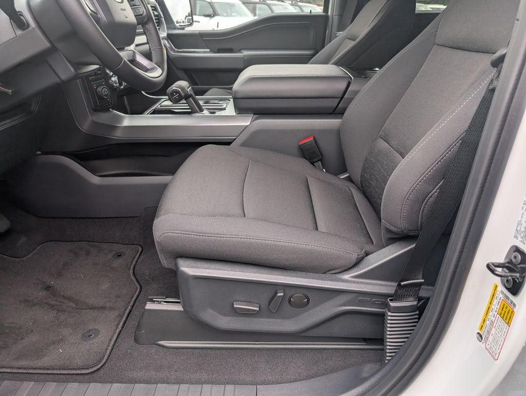 2025 Ford F-150 XLT photo 7