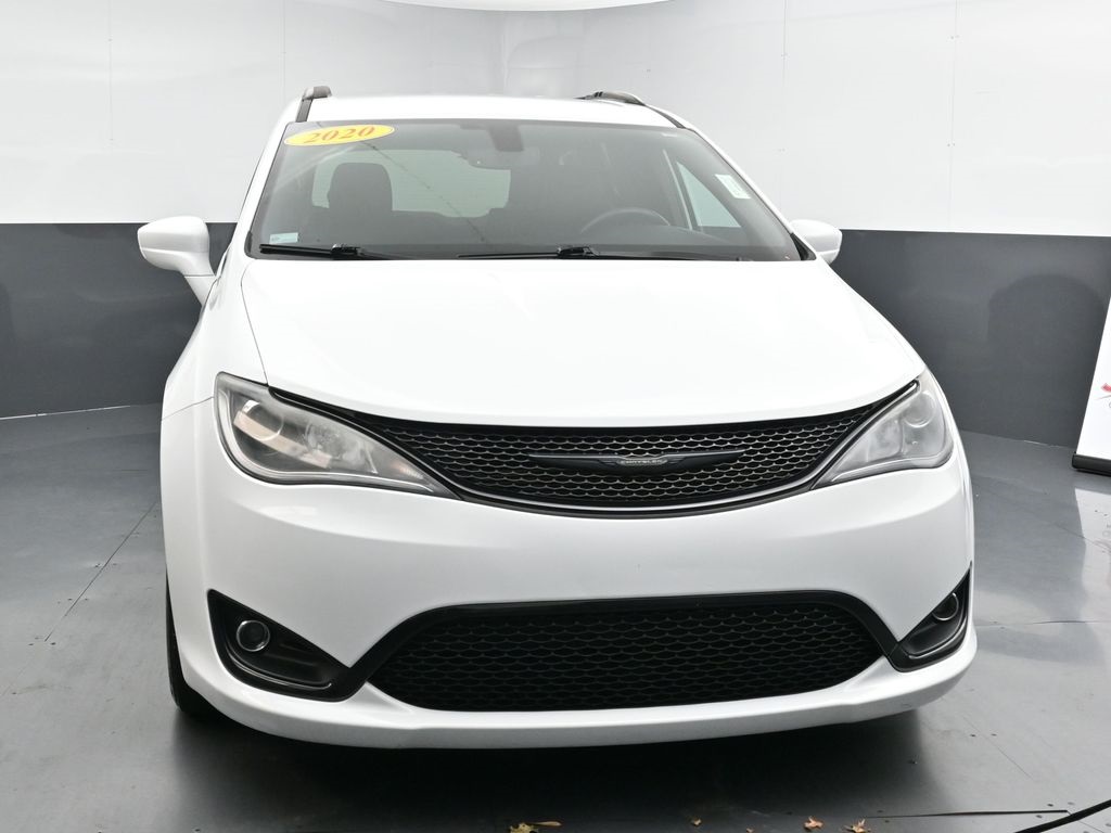 2020 Chrysler Pacifica Touring Plus photo 2