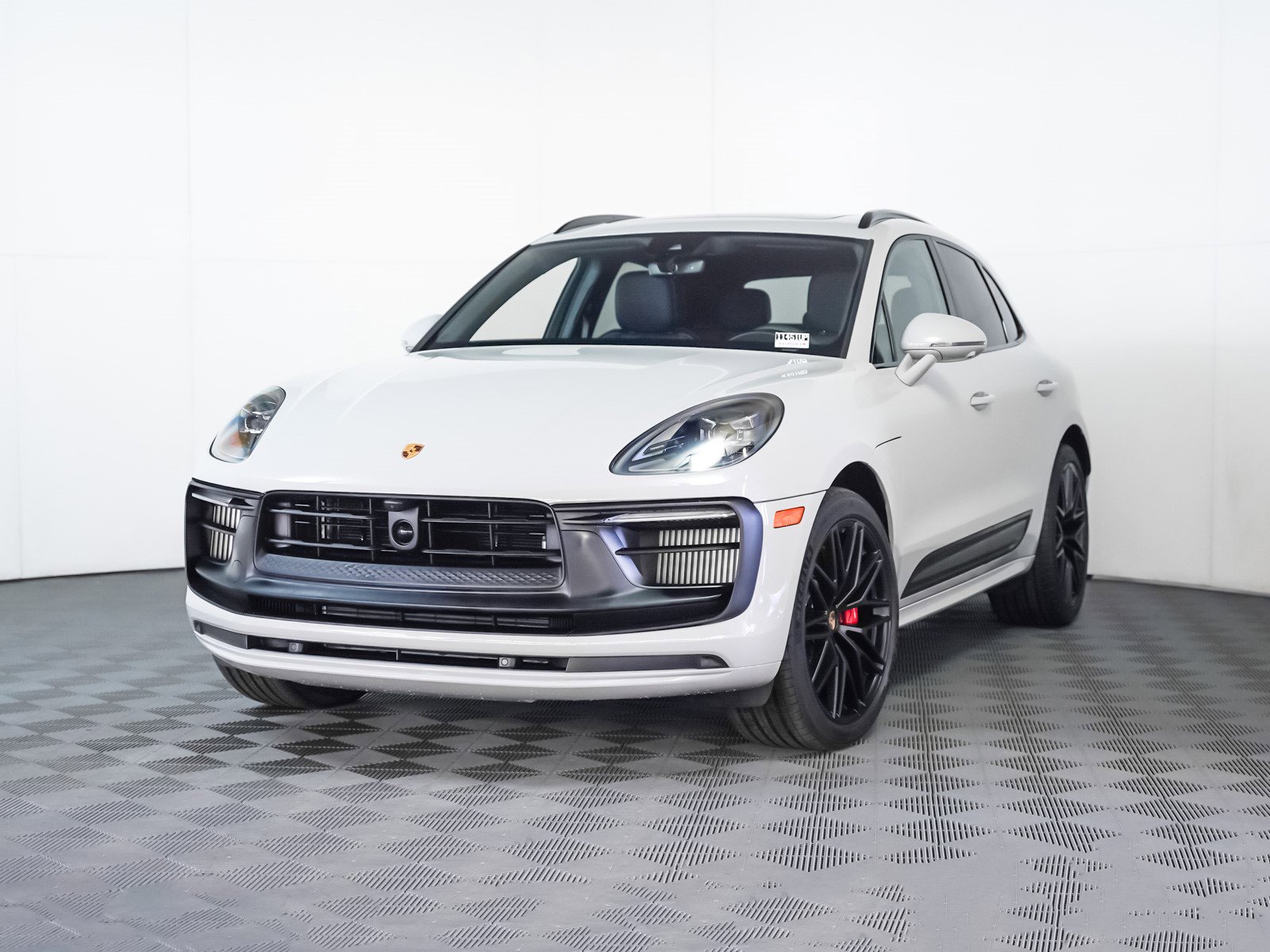 2026 Porsche Macan GTS's photo