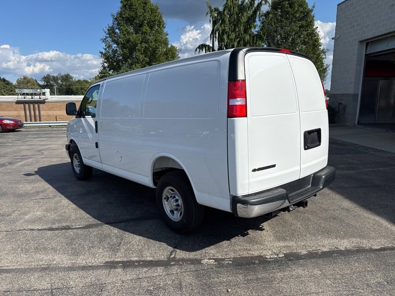 2025 Chevrolet Express 2500 Work Van photo 3