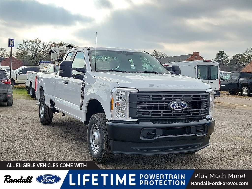 2026 Ford F-350 Super Duty XL's photo