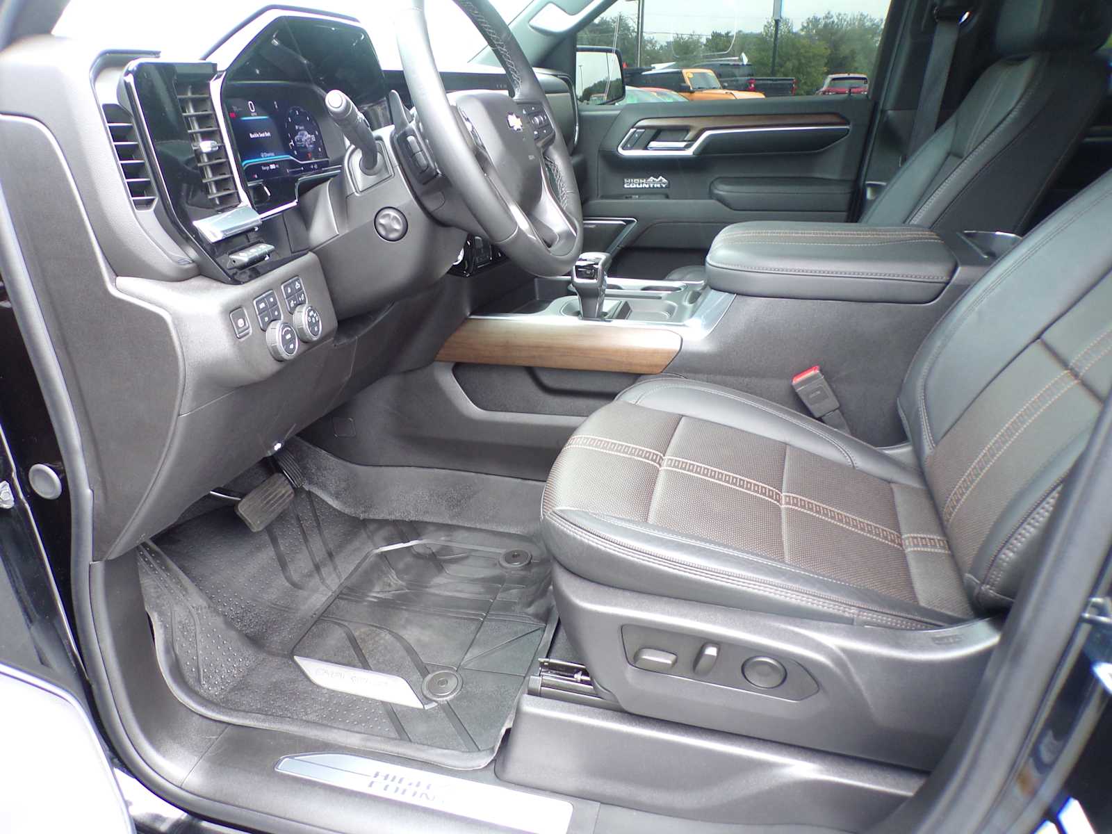 2024 Chevrolet Silverado 1500 High Country photo 11