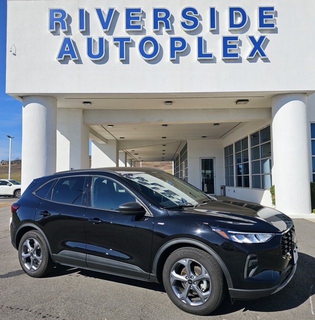 2025 Ford Escape ST-Line's photo