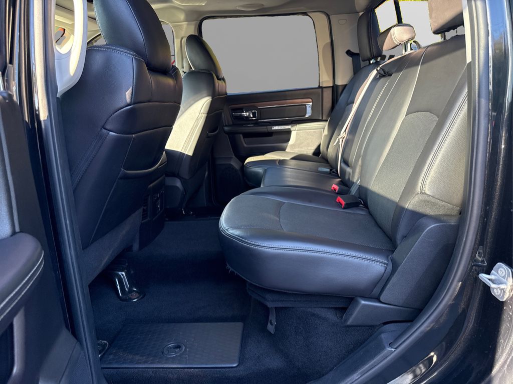 2016 Ram 1500 Laramie photo 7