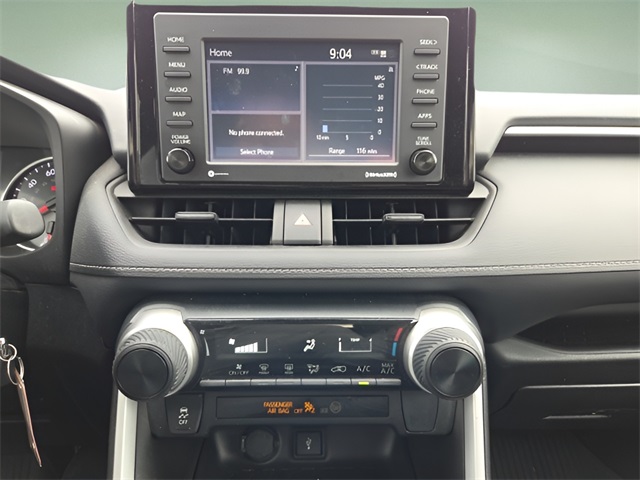 2022 Toyota RAV4 LE photo 26