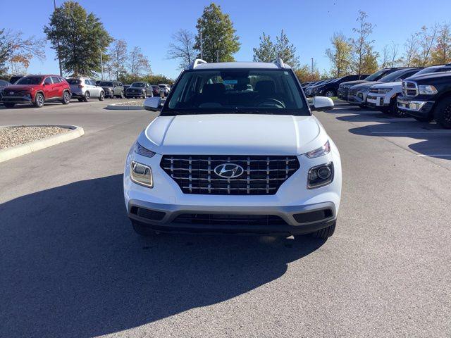 2026 Hyundai Venue SEL photo 2