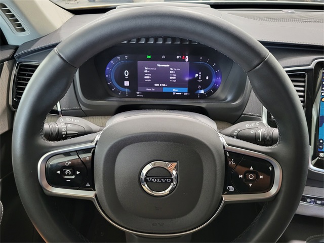 2025 Volvo XC90 photo 13