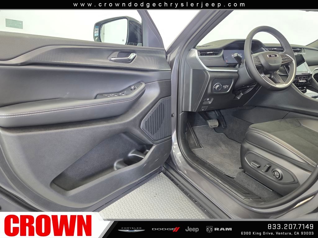 2025 Jeep Grand Cherokee Altitude X photo 14