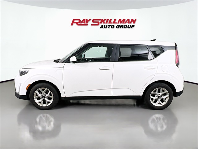 2023 Kia Soul LX photo 4