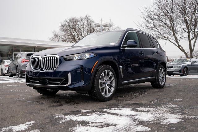 2026 BMW X5 50e's photo