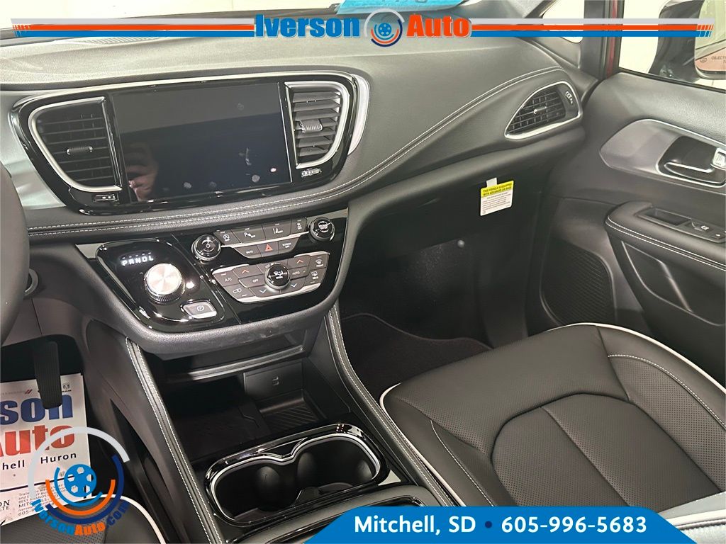 2026 Chrysler Pacifica Limited photo 26