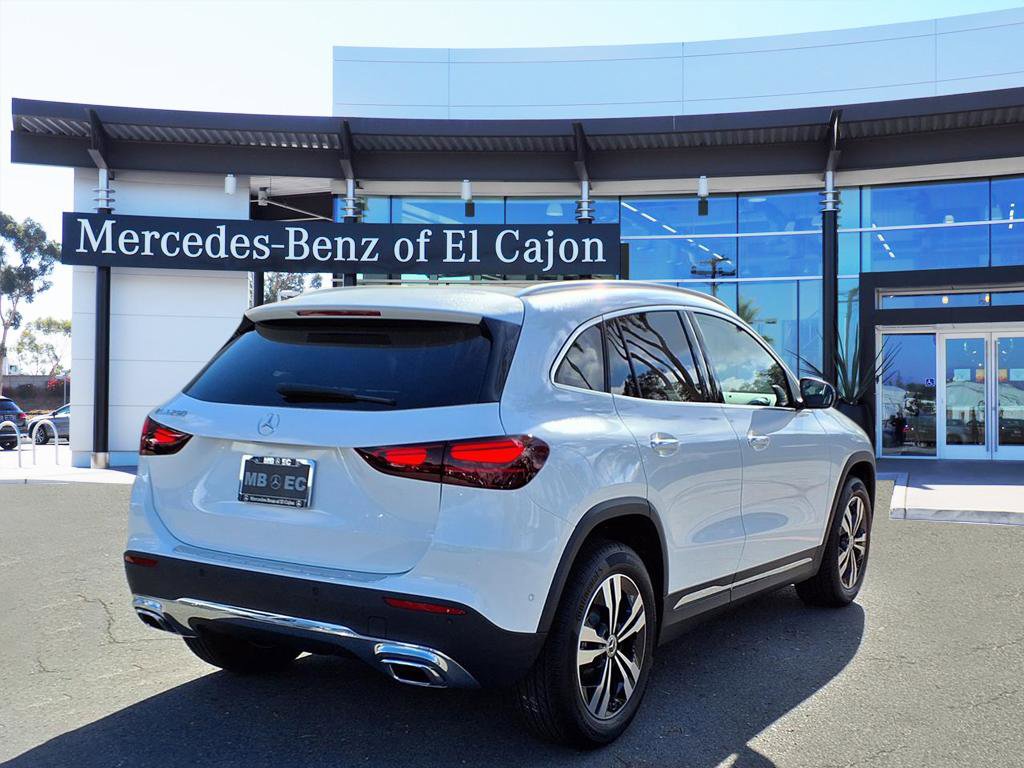 2026 Mercedes Benz GLA 250 photo 3