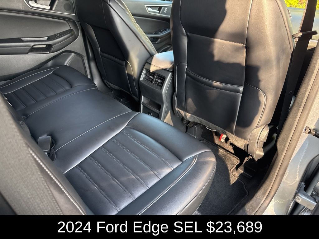 2024 Ford Edge SEL photo 19