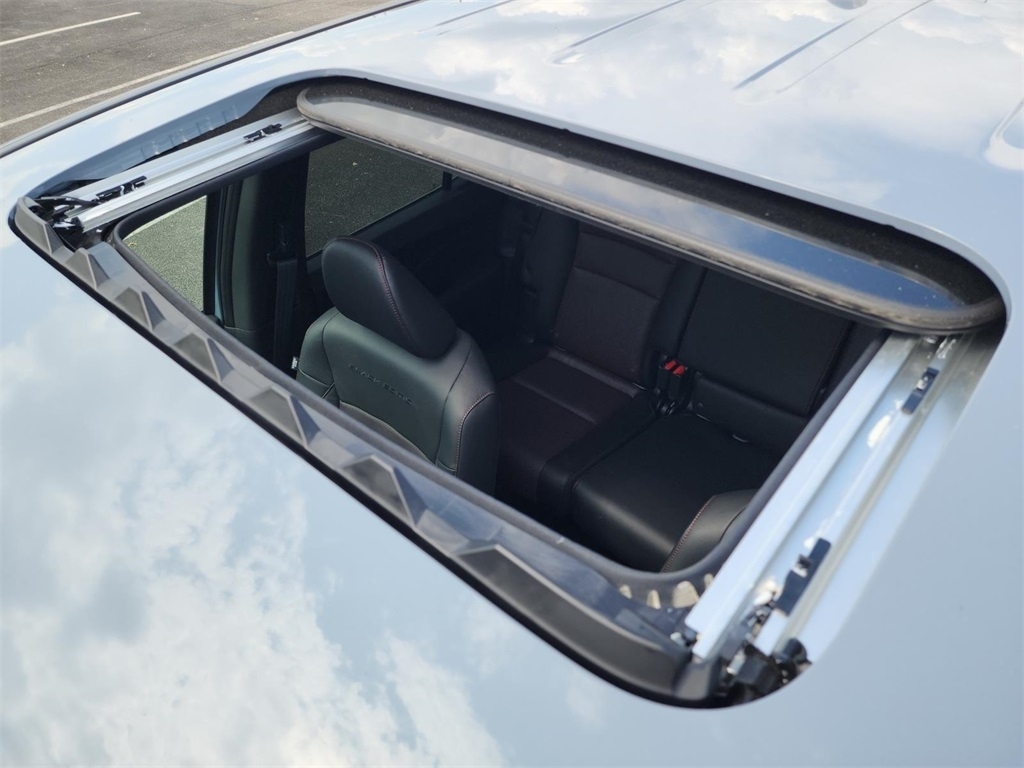 2025 Honda Ridgeline Black Edition photo 2