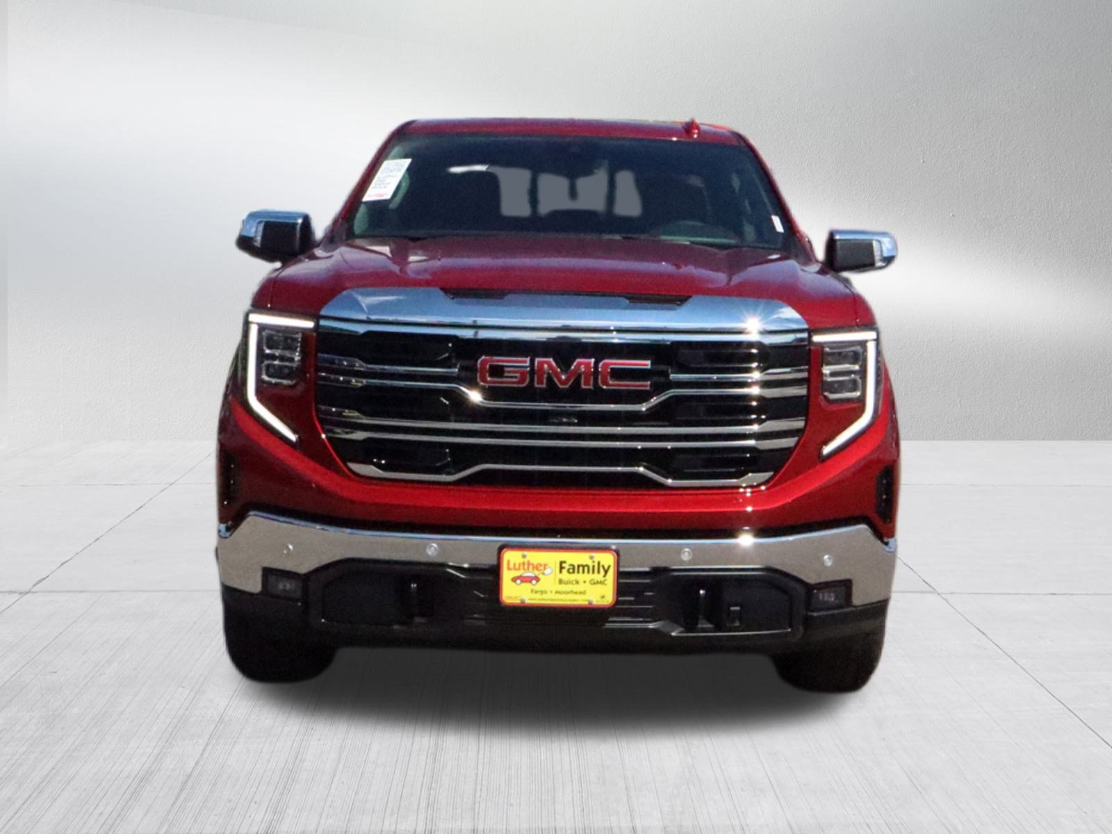2025 Gmc Sierra SLT photo 2