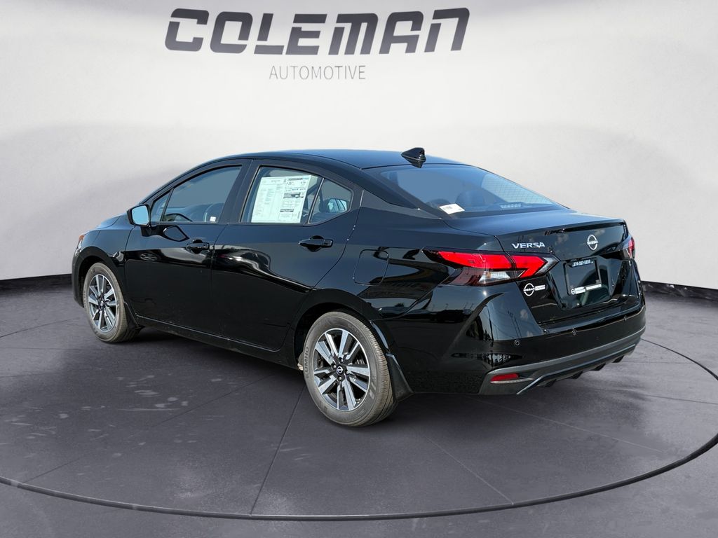 2025 Nissan Versa 1.6 SV photo 3