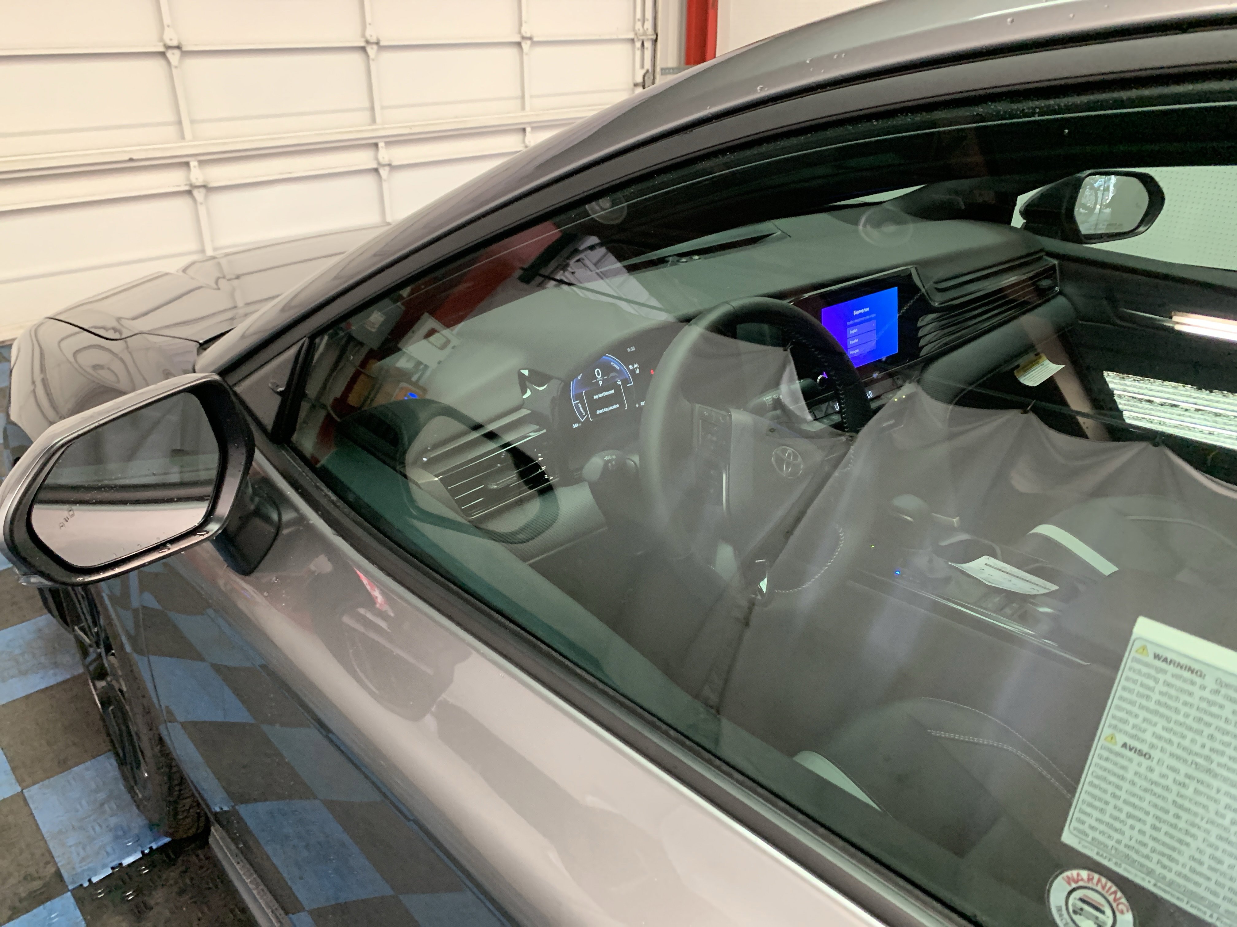 2025 Toyota Camry SE photo 3