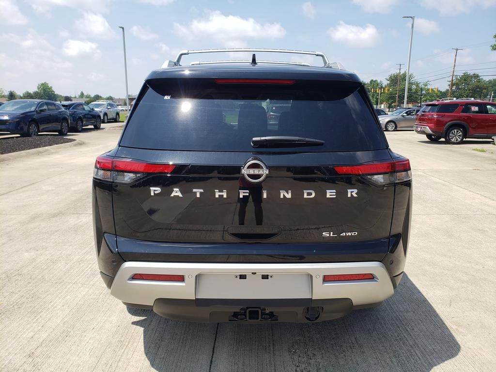 2025 Nissan Pathfinder SL photo 4