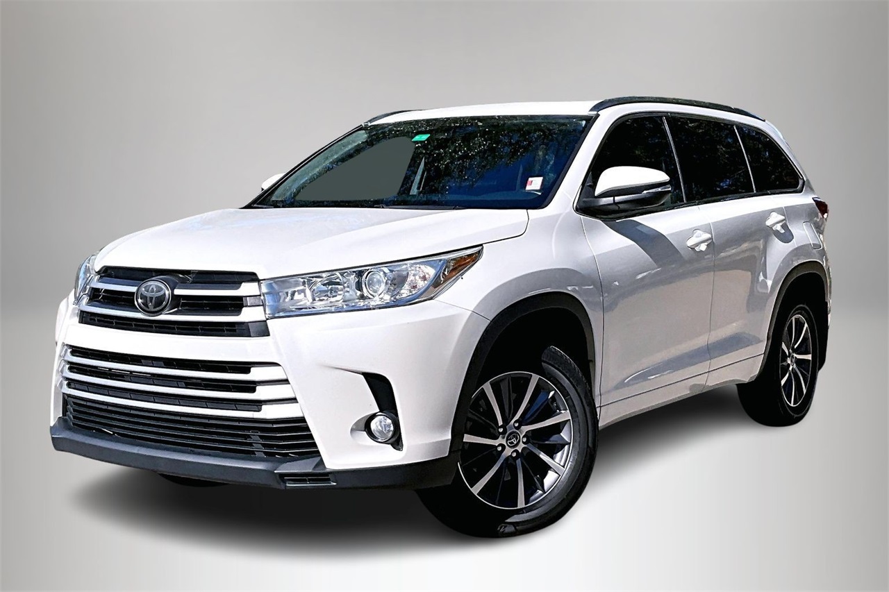 2017 Toyota Highlander XLE's photo