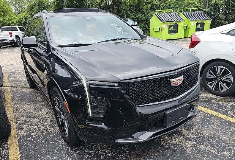 2024 Cadillac XT4 Sport photo 2