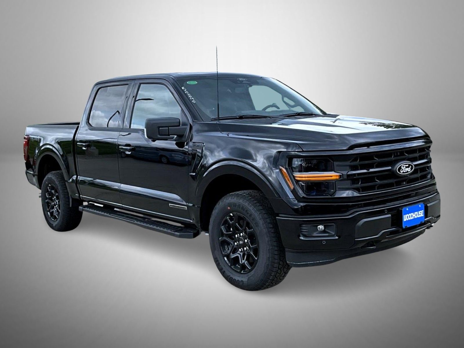 2025 Ford F-150 XLT photo 3