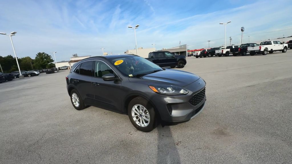 2021 Ford Escape SE photo 2