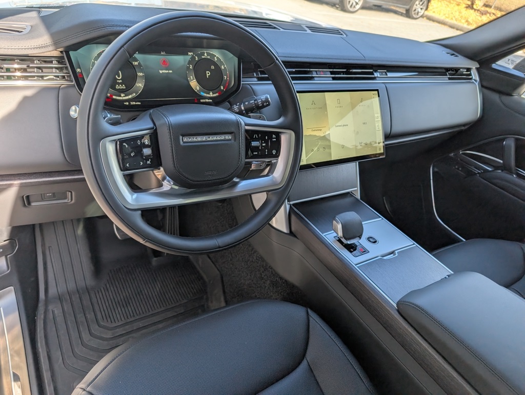 2025 Land Rover Range Rover SE photo 4