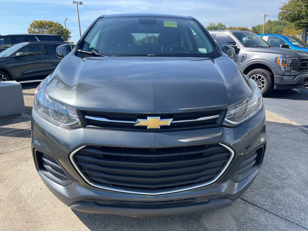 2019 Chevrolet Trax LS photo 2