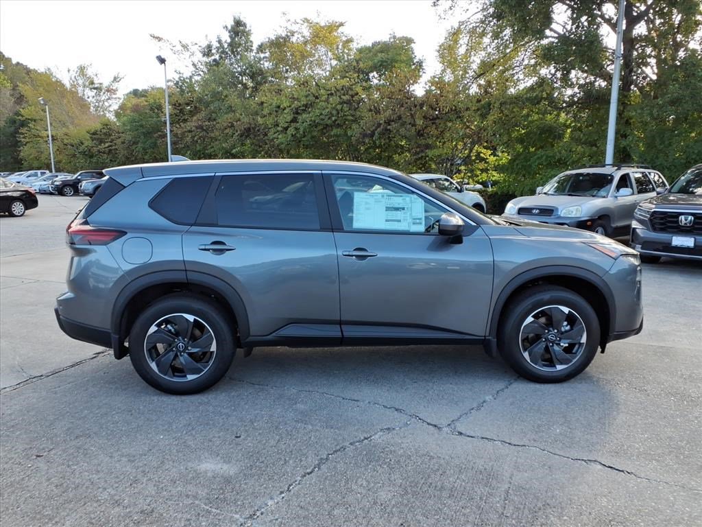2026 Nissan Rogue SV photo 2