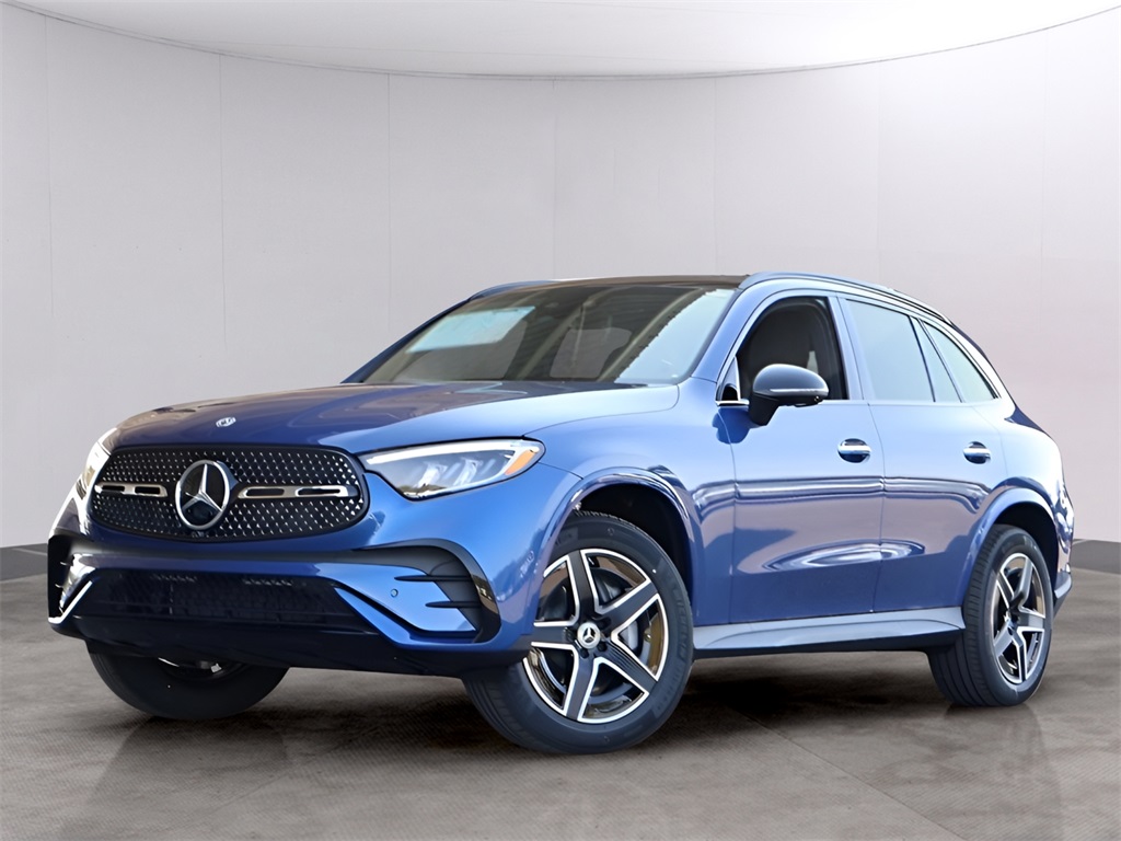 2025 Mercedes-Benz GLC Base's photo