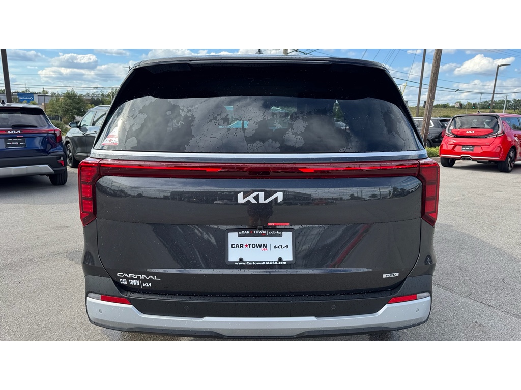 2026 Kia Carnival LXS photo 4