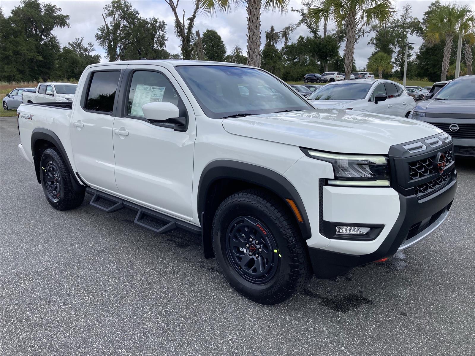 2026 Nissan Frontier PRO-X photo 2