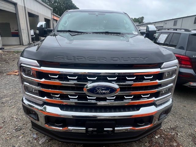 2025 Ford F-250 Lariat photo 3