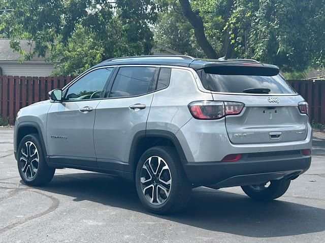 2022 Jeep Compass Limited photo 8