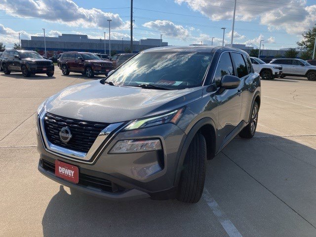 2022 Nissan Rogue SV photo 3