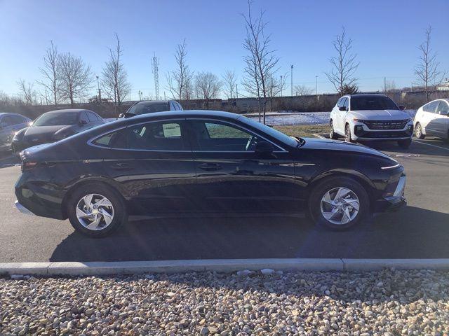2025 Hyundai Sonata SE photo 4