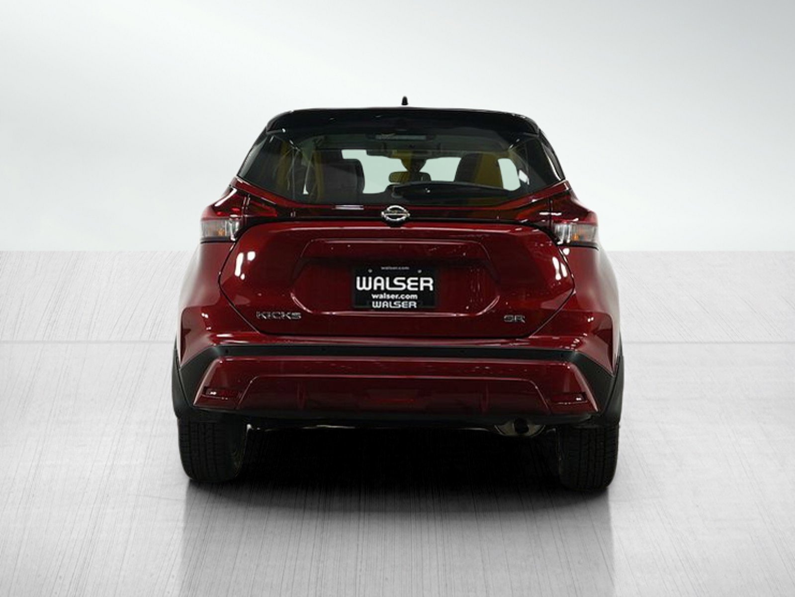 2021 Nissan Kicks SR photo 3