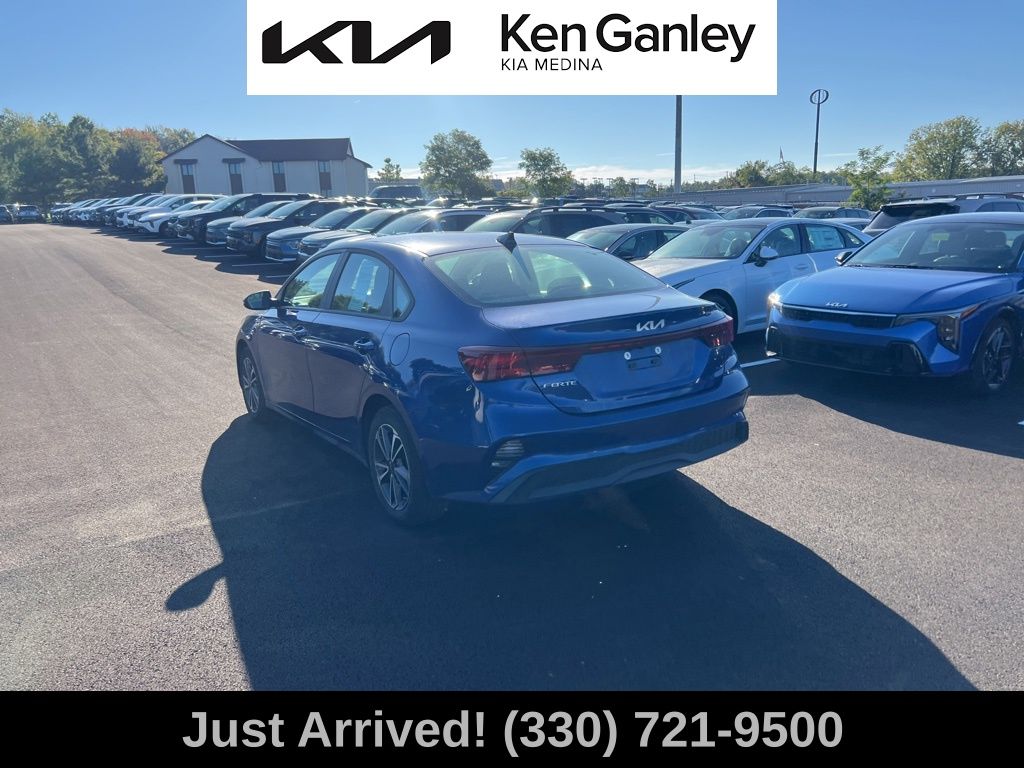 2024 Kia Forte LXS photo 7