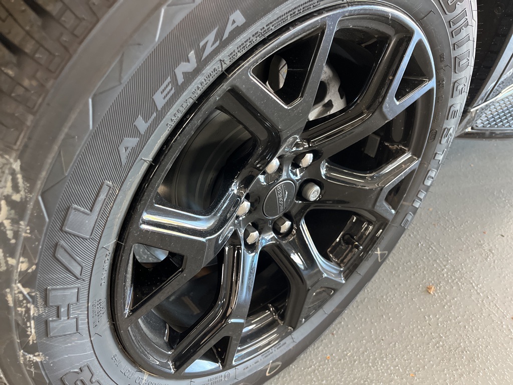 2025 Jeep Wagoneer Series II Carbide photo 4