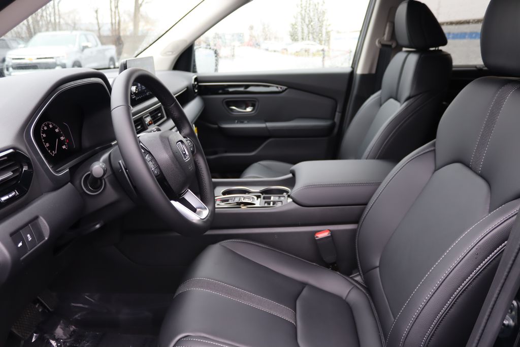2025 Honda Pilot Touring photo 30