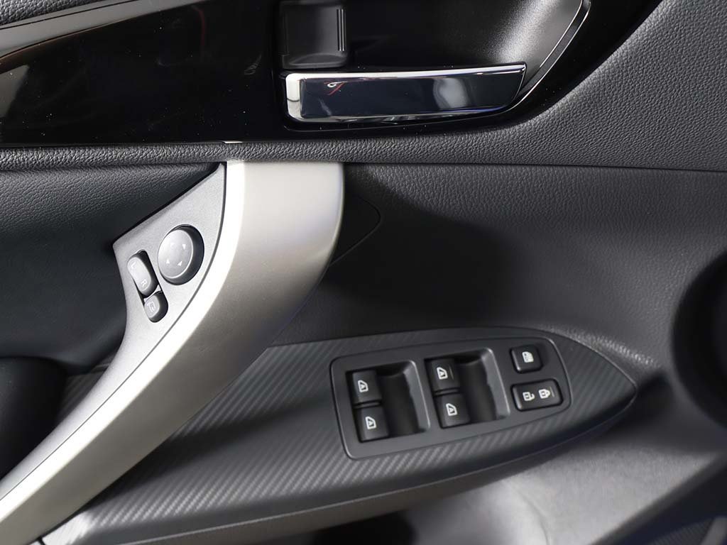 2026 Mitsubishi Eclipse Cross SEL photo 32
