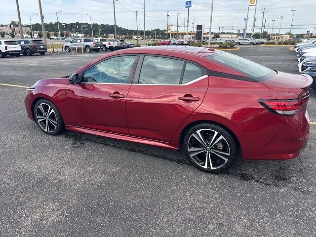 2022 Nissan Sentra SR photo 2