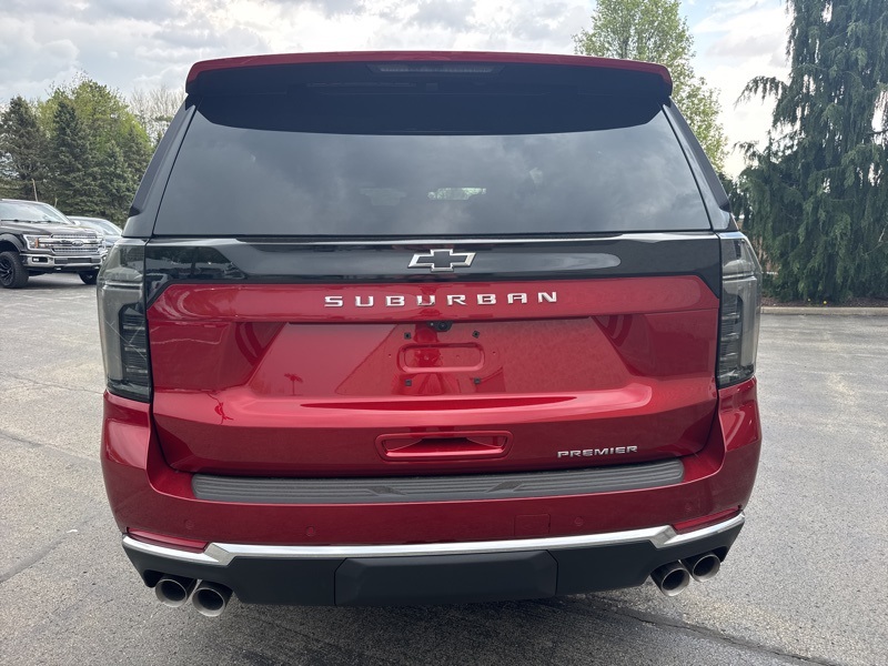 2025 Chevrolet Suburban Premier photo 4